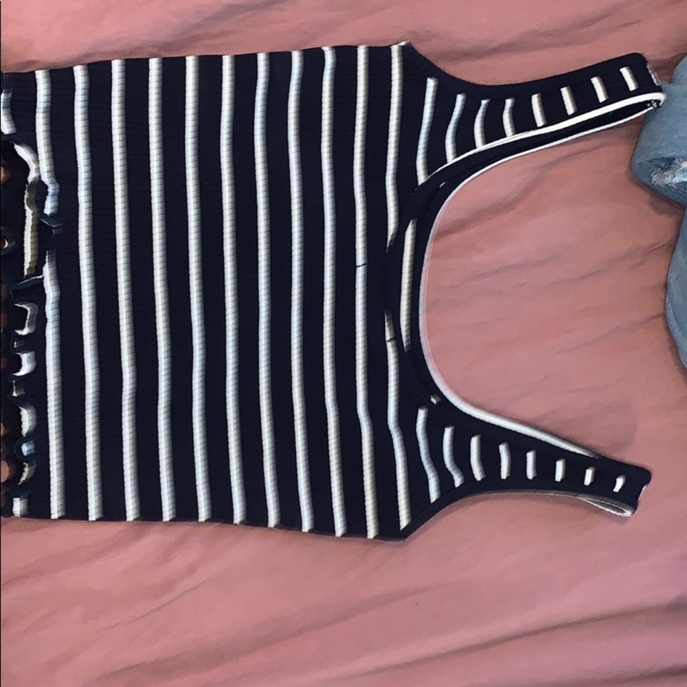 blue and white stripe tank top ☪️